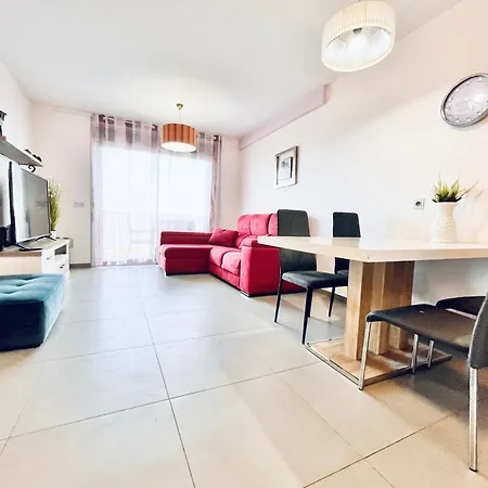 Ocean View 2-bedrooms In *