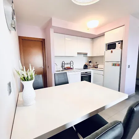 Ocean View 2-bedrooms In Daire *